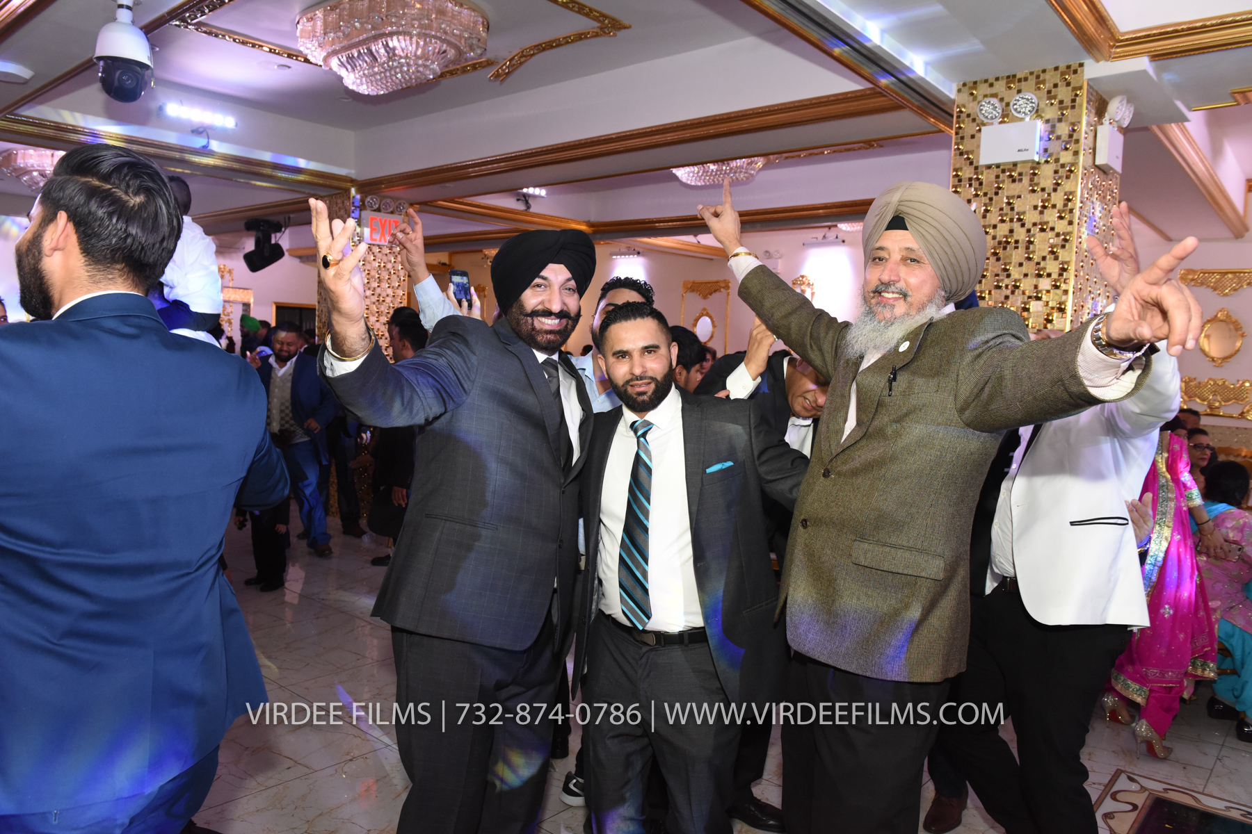 ZORA LOHRI (590)