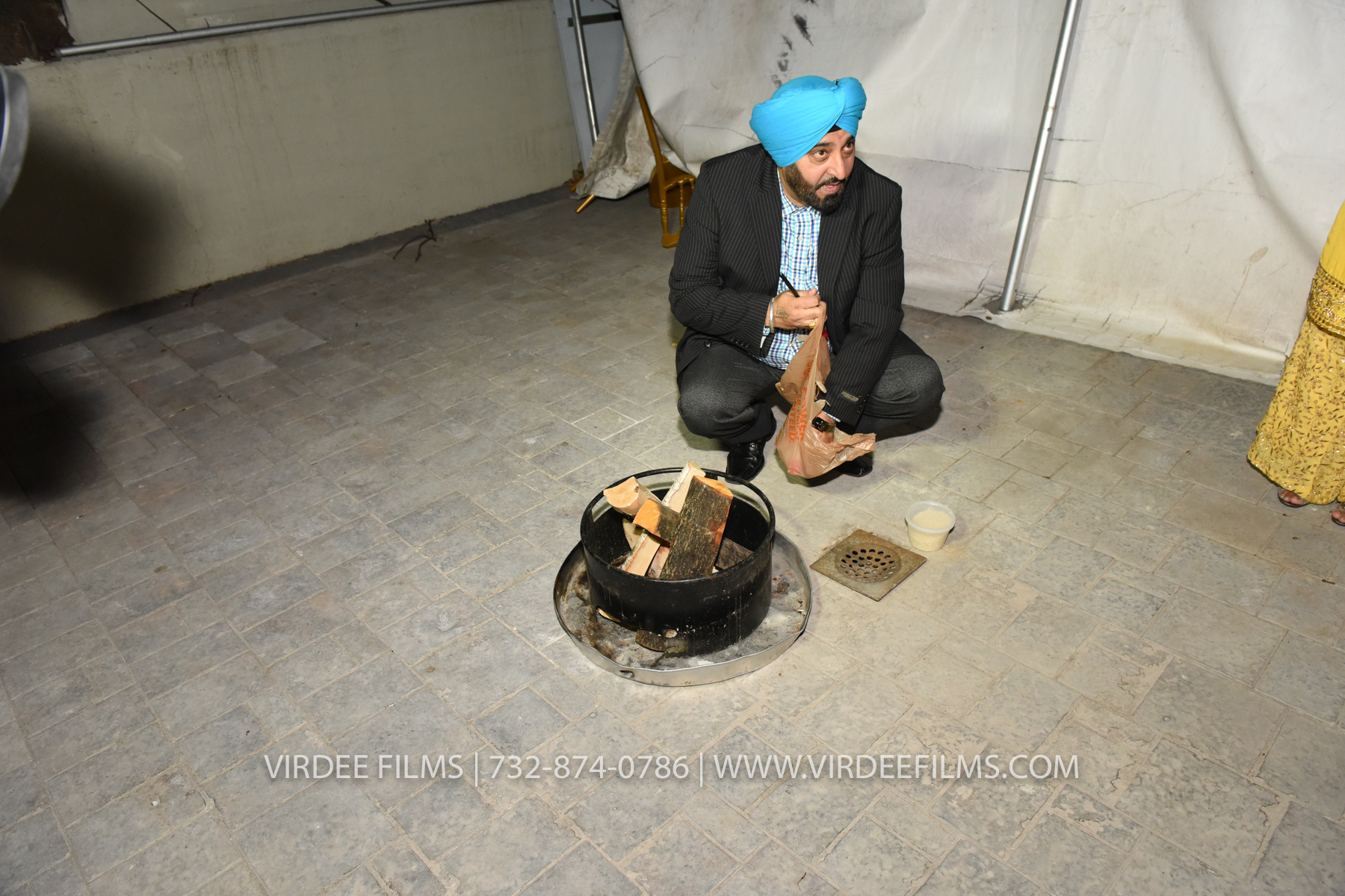ZORA LOHRI (457)