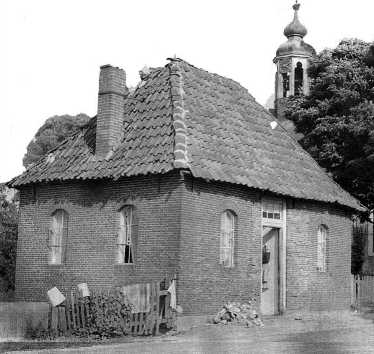 Recentere foto van het schooltje