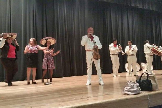 Presentación Mariachi Tequileros