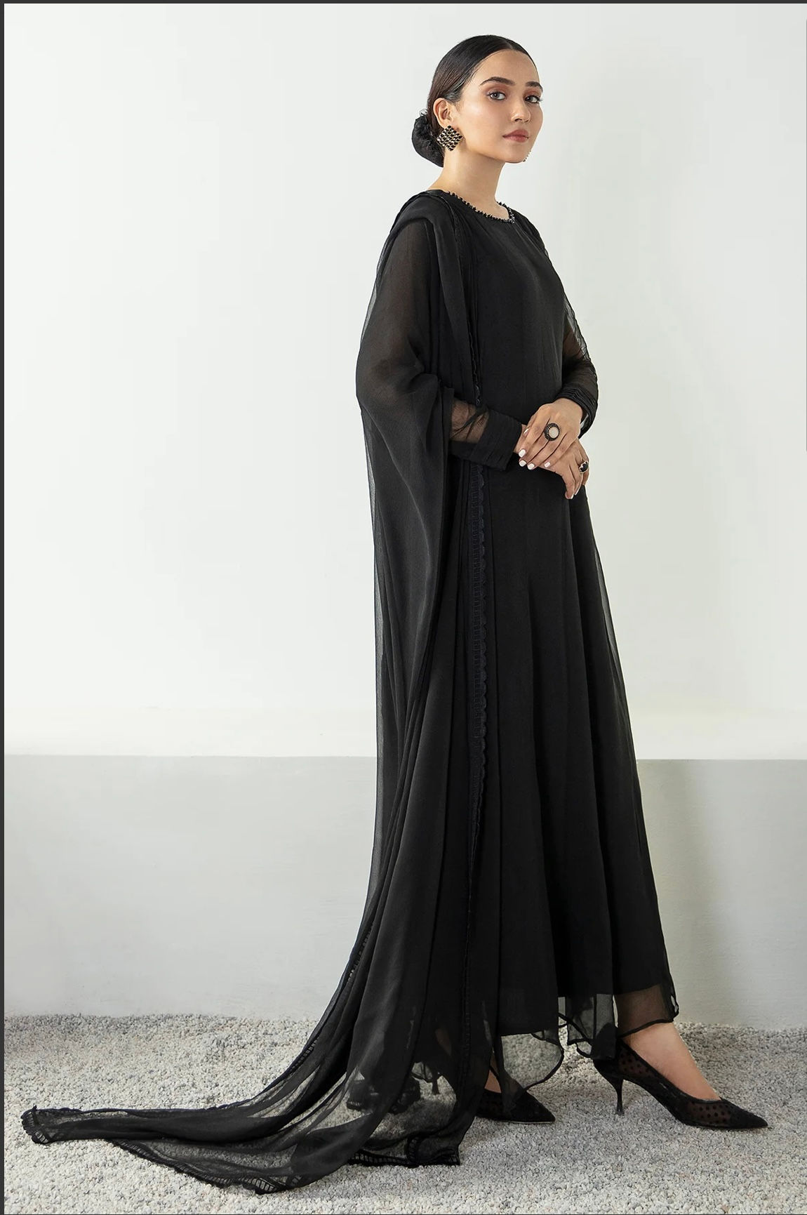 Black dupatta - Baroque 