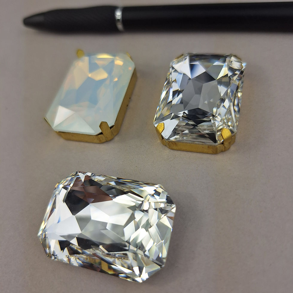 Thumbnail: Swarovski 4627 Octagon 37 x 25.5mm