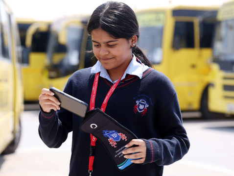Top Features of Mobile Phone Pouches for Schools