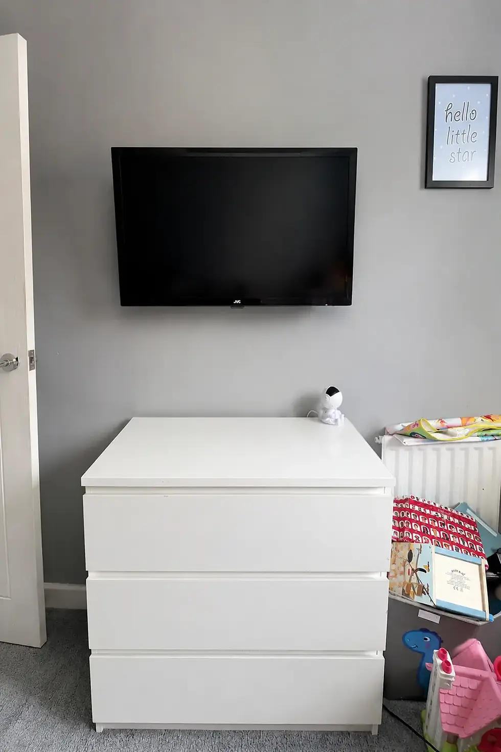 TV wall mounting completed by The Handy Handymen in Tonbridge