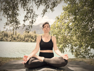 Méditation Guidée ou Silencieuse : Quelle est la Meilleure Option pour Vous ?