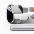 Apple-WWCD23-Vision-Pro-with-battery-230605.jpg