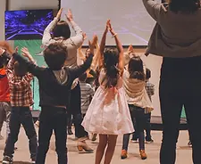 kids-worship.jpg.webp