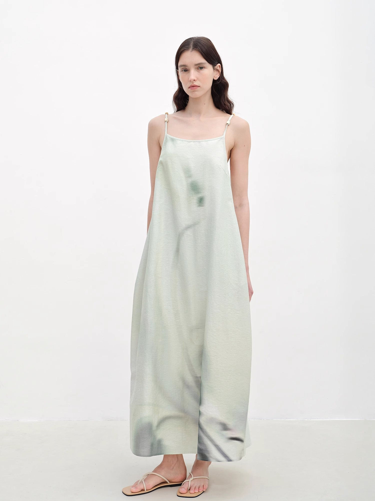 „Island Walk“ Baumwoll-Trägerkleid mit Holzperlen