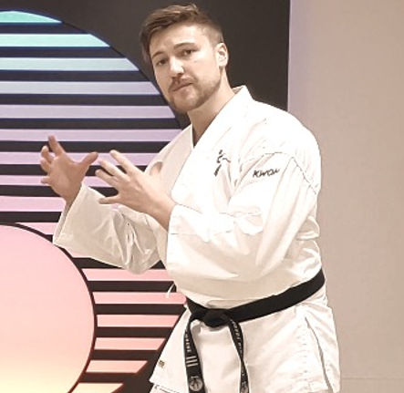 Screenshot 2023-12-29 231342_edited.jpg