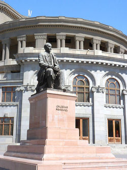 ՀՀ, Հովհաննես Թումանյանի հուշարձան