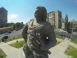 ՀՀ, Գևորգ Չաուշի հուշարձան