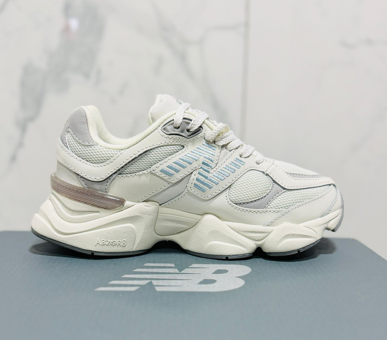 NEW BALANCE 9060