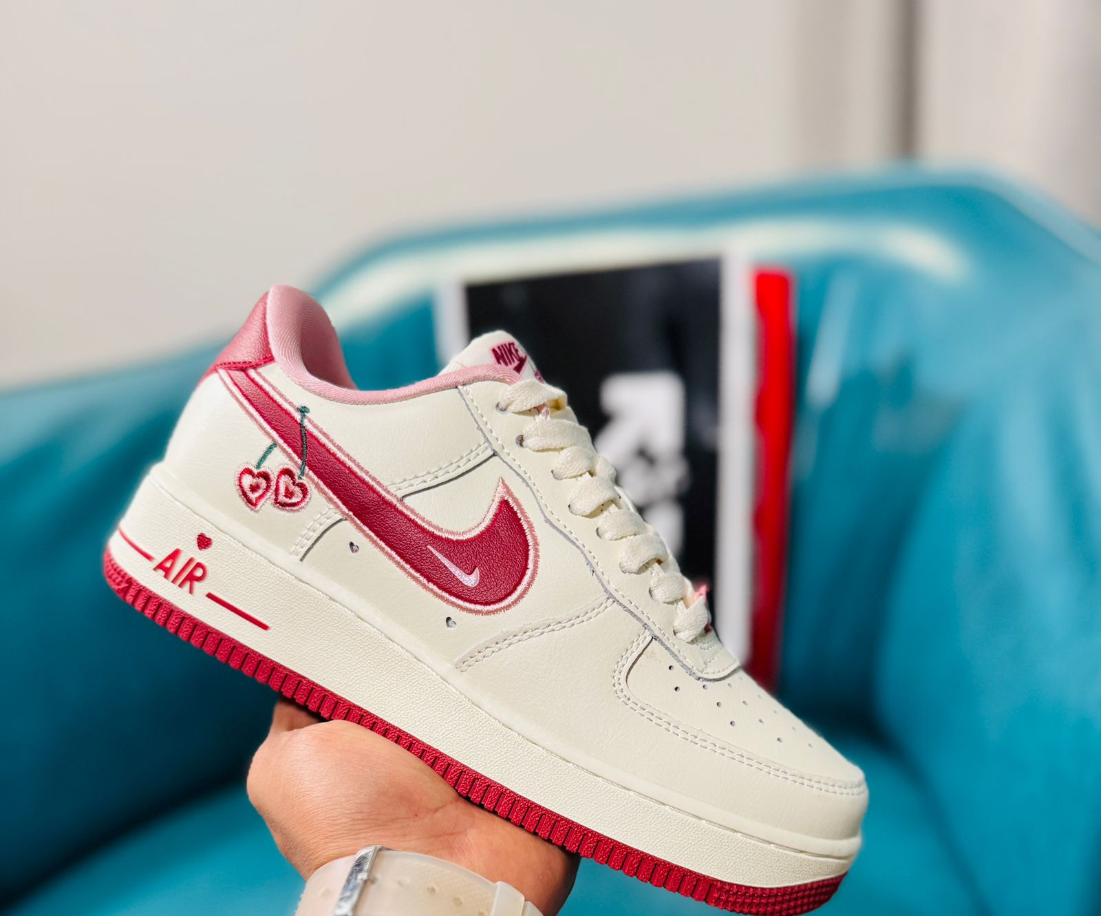 NIKE AIR FORCE 1 07 SAN VALENTIN EDITION