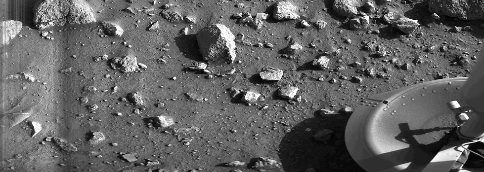 first-photo-taken-on-mars.jpg