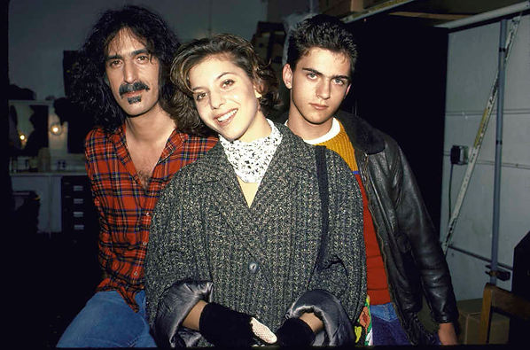 55561-frank-zappa-familydweezil-zappamoo