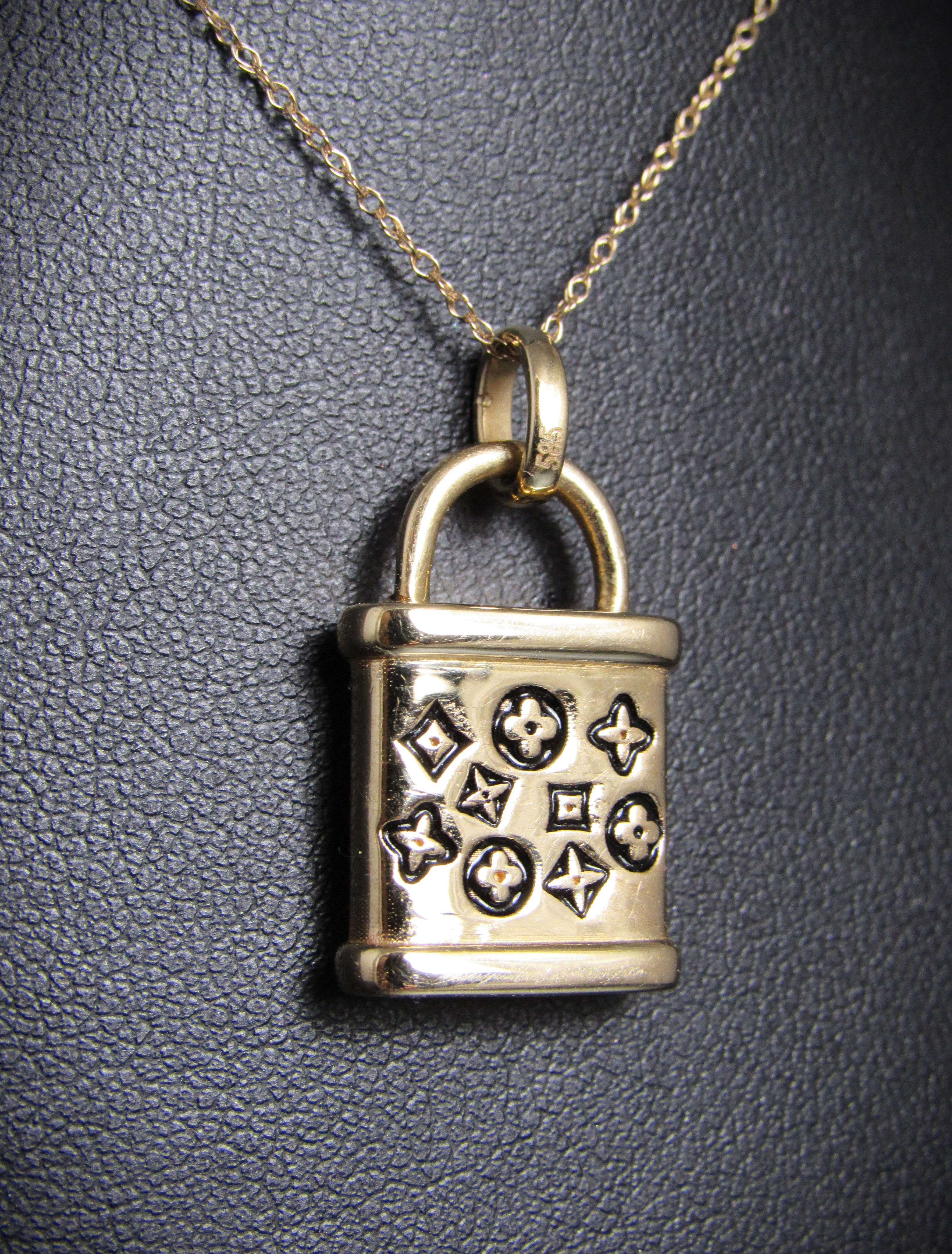 14KT Yellow Gold Purse Charm Pendant