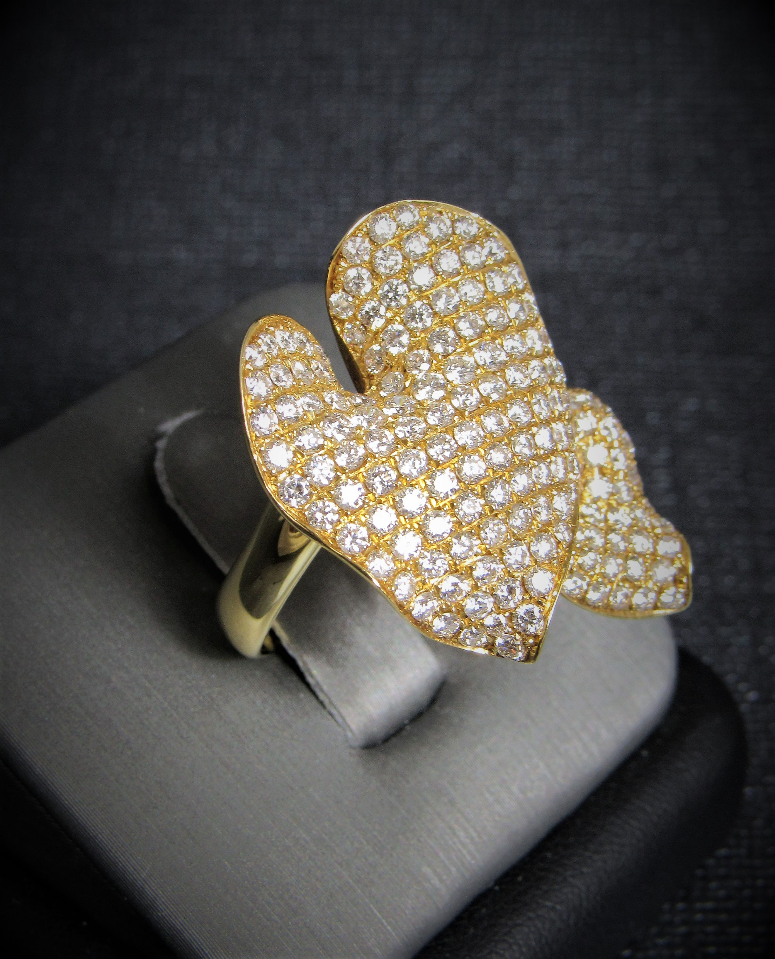 18KT Yellow Gold Diamond Pave Style Ring