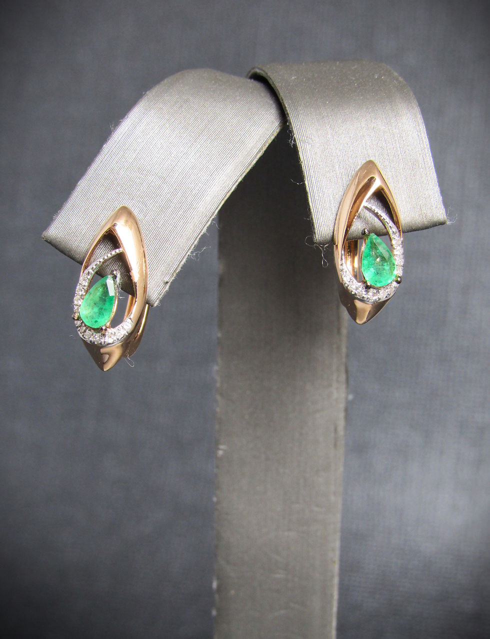 Thumbnail: 14KT Rose Gold Diamond And Emerald Earrings