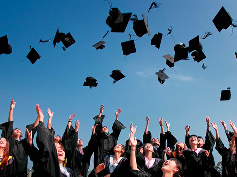 Diploma, Competência e Mobilidade Social: Um Debate Necessário no Brasil Atual