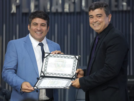 Diretor da R2 recebe título de cidadania teresinense