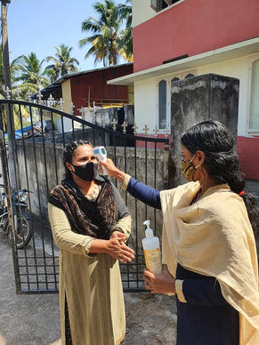 Our Centre works with closed gates. Everyone who enters is required to wear mask, get thermal scanning and hand sanitization