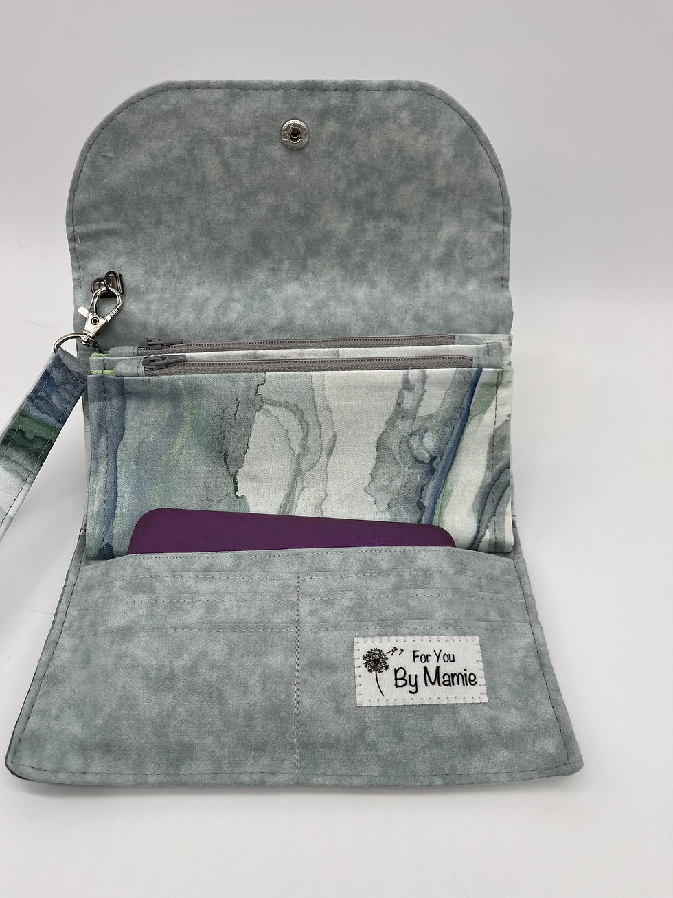 Thumbnail: Room for your phone