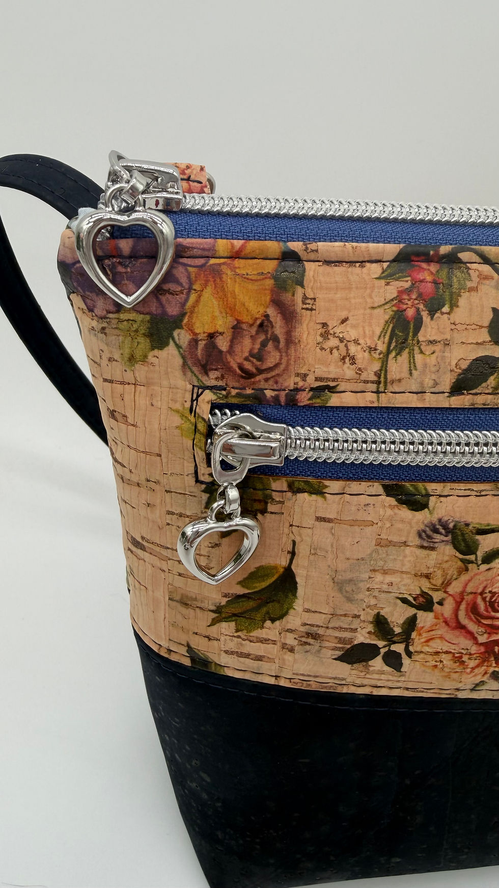 Thumbnail: Silver zipper with heart pulls