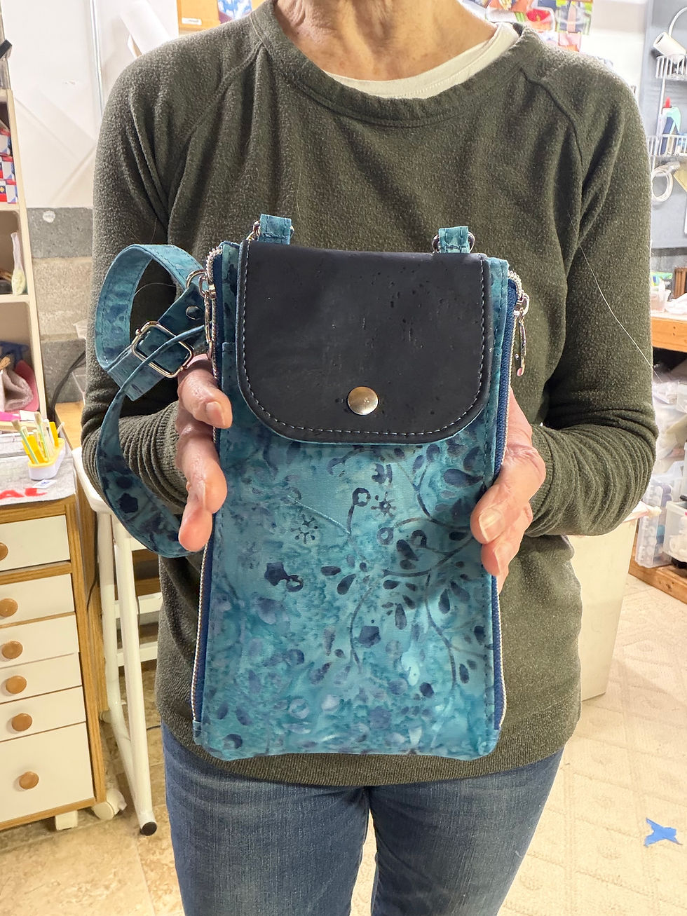 Thumbnail: Me holding bag