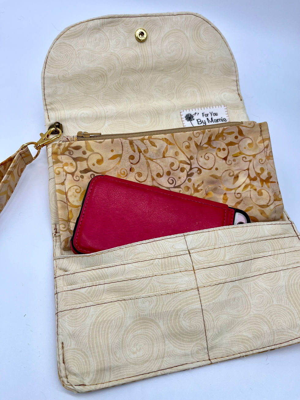 Thumbnail: Inner open area and card slots