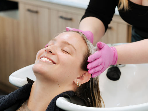 ❄️ Winter Hair Care Guide: How to Keep Your Hair & Scalp Healthy All Season