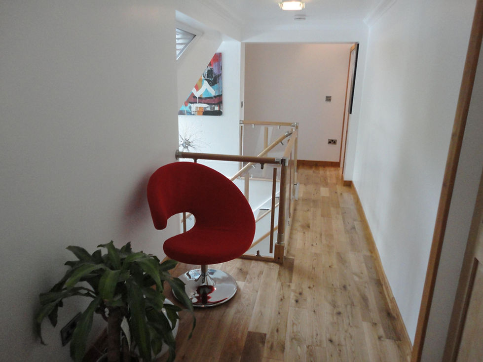 3 Aynsleys Drive landing 2.JPG