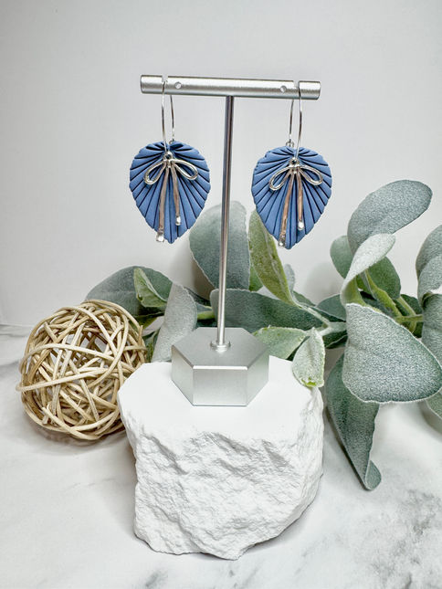 Pleated Laurel