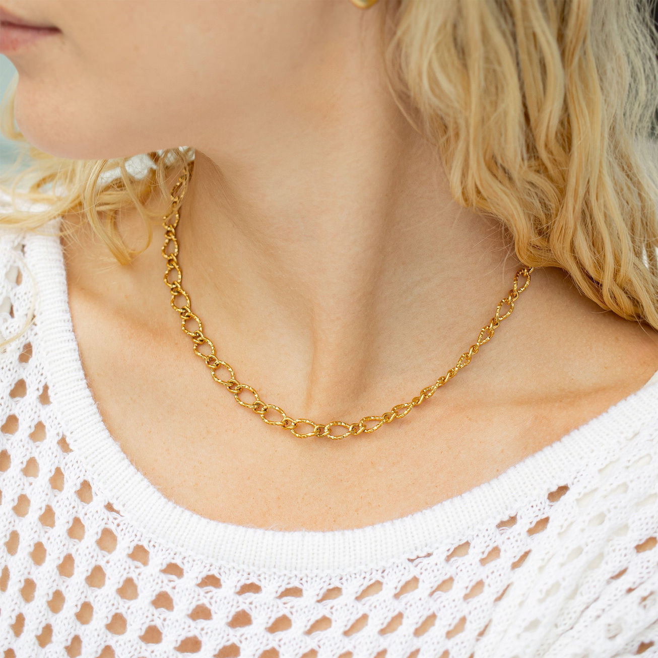 Hammered Oval Link Necklace in 18K Gold PVD Stainless Steel 18"+2"