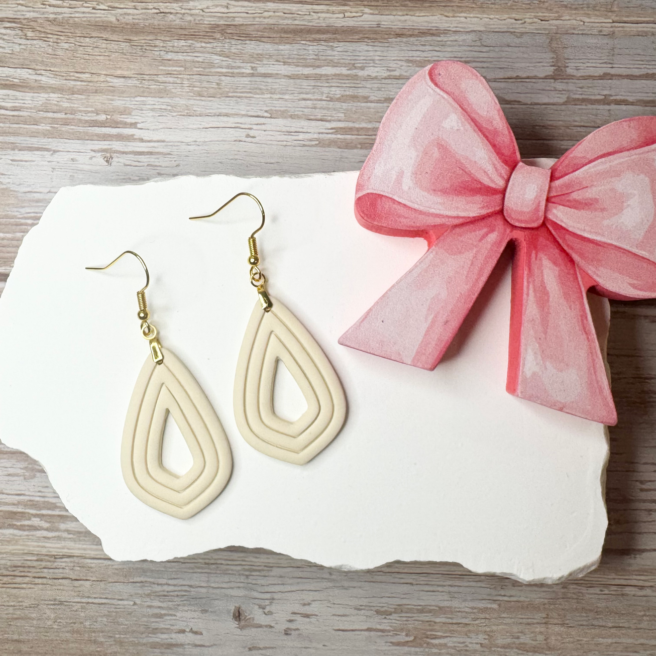 Hazel - Sculpted Fancy Tear Drop Polymer Clay Earrings (Cream)