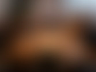 Una reunión en marcha, decisiones sobre la mesa… y una silla vacía con el rótulo “Comunicación”.