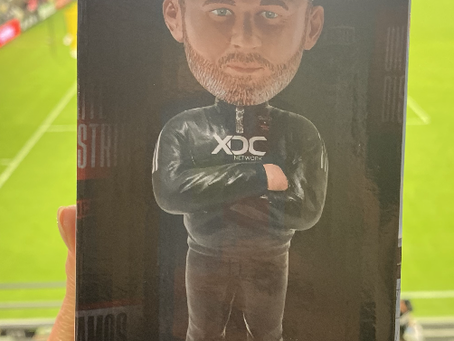 Rooney Bobbling around