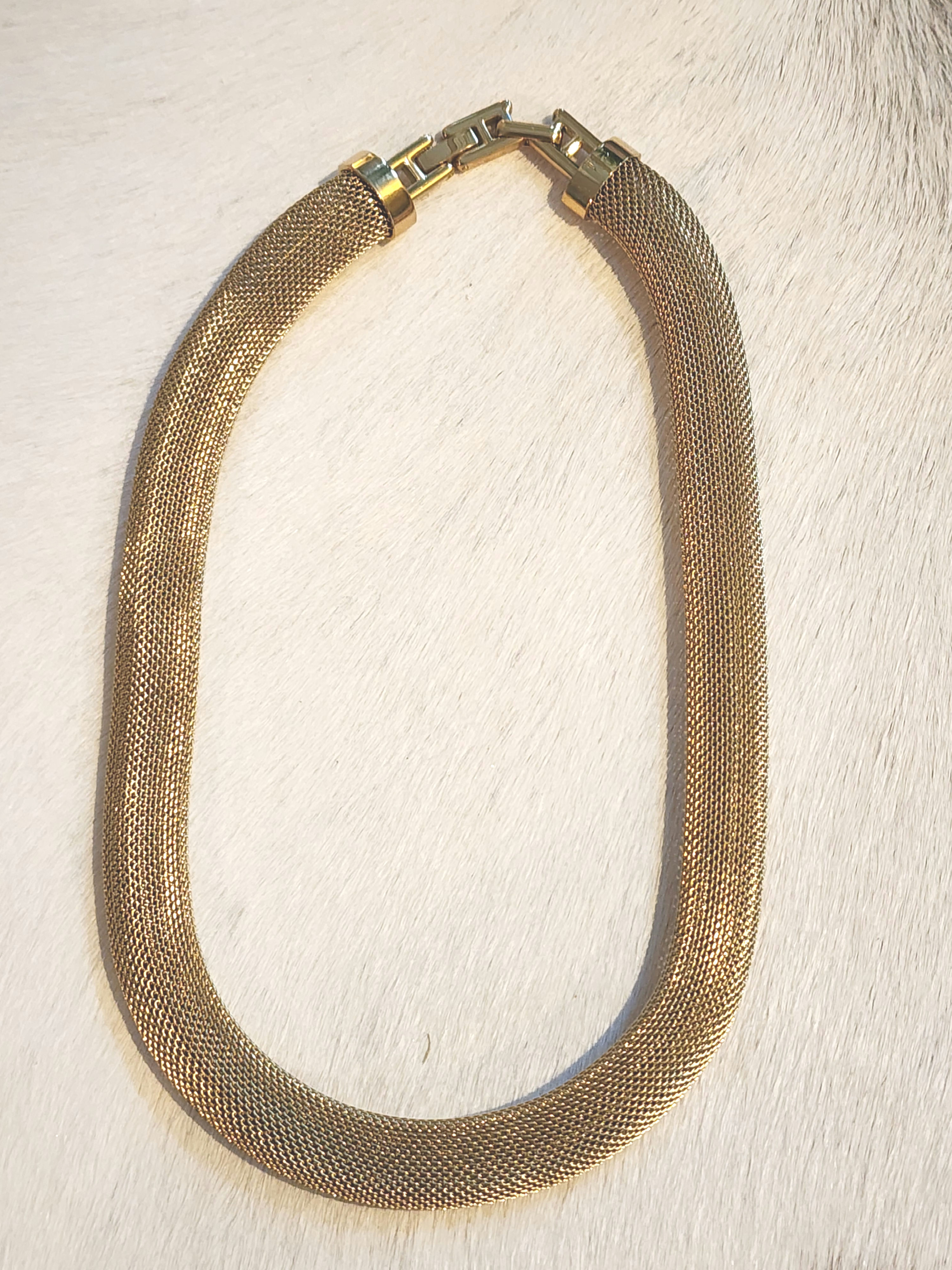 "43. 14" Mesh Stretch Choker