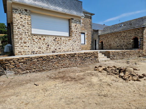 Maçonnerie mur en pierre