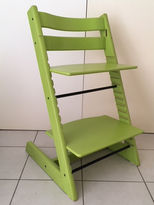 アボカドカラーの成長するチェア STOKKE TRIPPTRAPP　家具･デザインアイテムの買取 PLANtR