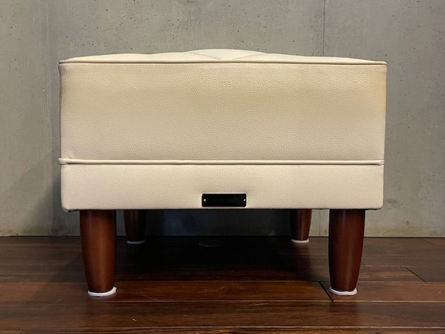 ☆極美品☆ カリモク60 オットマン　スタンダード　アイボリー カリモク家具 karimoku オットマン スタンダードアイボリー 中古
