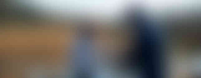 Julia Kasper und Paul Waldersee bei der Biodiversitätsmessung