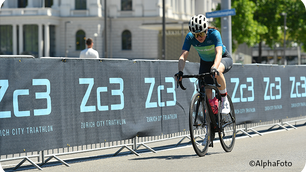 Sonne, Teamgeist und Finisher-Freude: Triathlon-Spektakel am Zürichsee