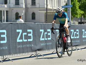 Sunshine, Team Spirit, and Champion Cheer: Triathlon Spectacle at Lake Zurich