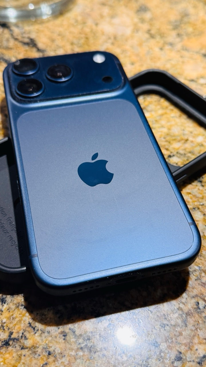 Réparation iPhone & MacBook à Saint-Tropez – Service Expert Rapide et Fiable