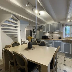 French Riviera Village House à Cogolin – Terrasse tropézienne