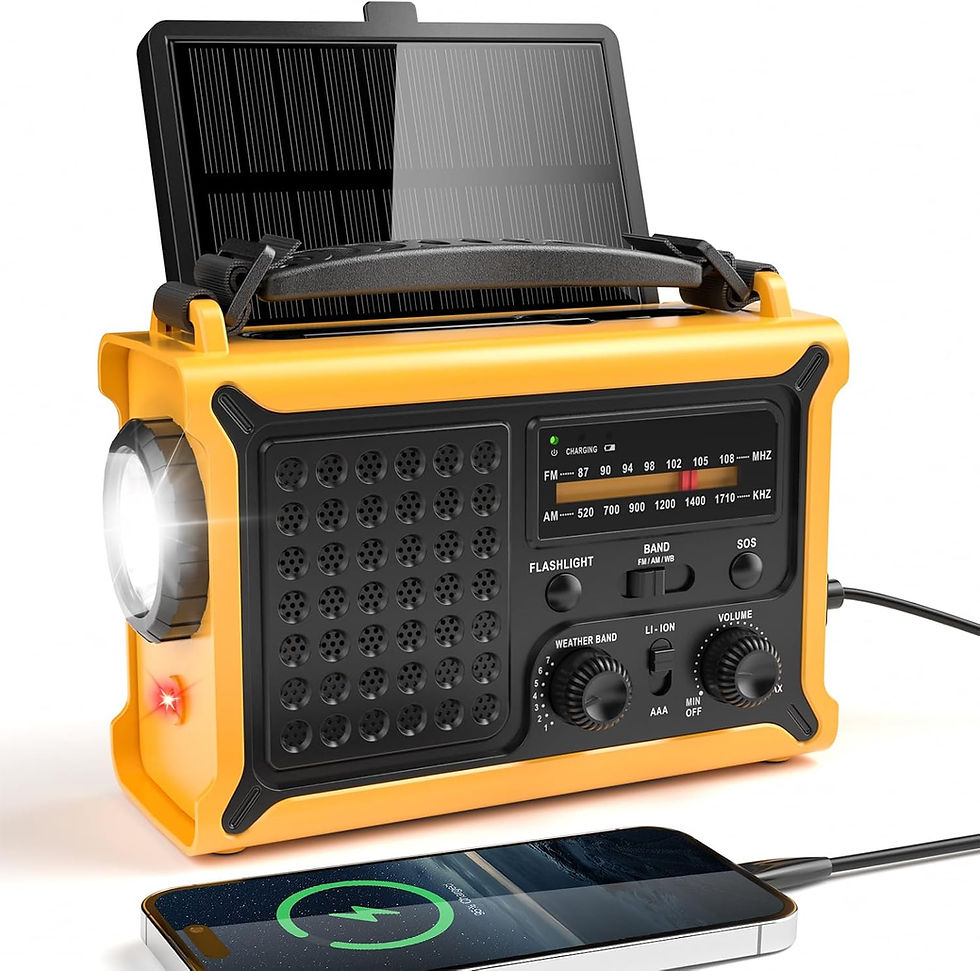 Radio Mesqool jaune avec lampe latérale et panneau solaire relevé