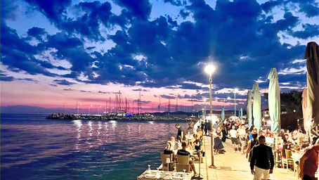 🌅 The Sunset at Nikiti Beach – The Evening’s Highlight