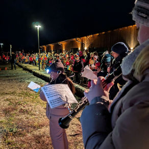 Ein langes Lichtermeer zog durch Kammer