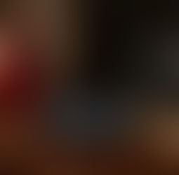 Ankara Yenimahalle idare hukuku avukatı çalışma masası üzerinde İdare Hukuku kitabı, Türk Bayrağı ve dava dosyaları.