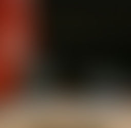 Ankara’da 6284 sayılı Kanun kapsamında uzaklaştırma ve koruma kararlarında kullanılan elektronik kelepçe ve GPS izleme cihazı, ön planda açık hukuk kitabı ve arka planda Türk bayrağı ile görülmektedir.